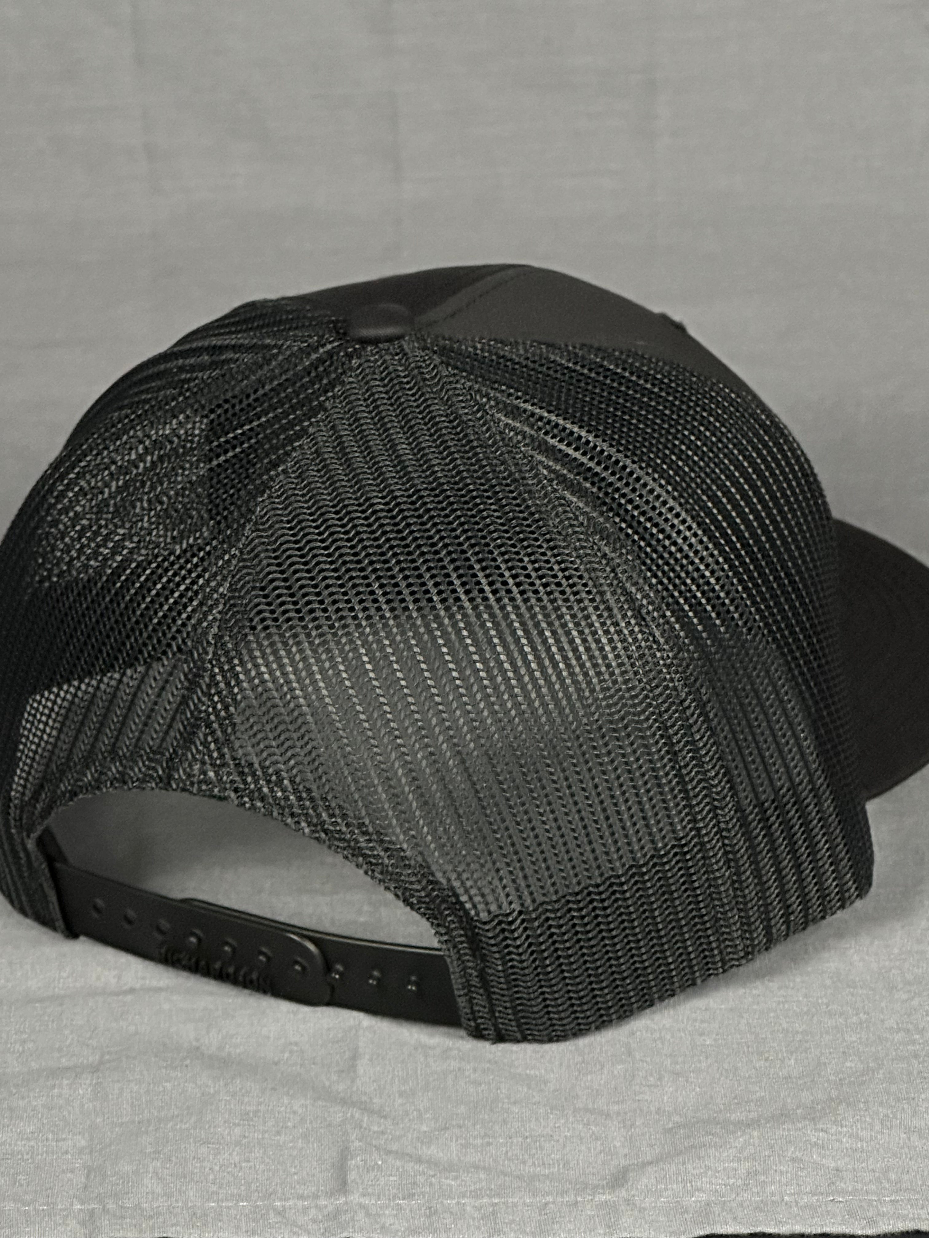 Back mesh and snap closure Richardson 112 hat
